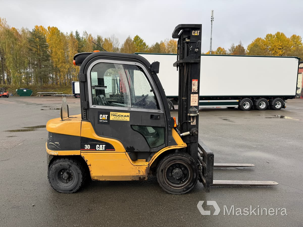 Dieseltruck CAT DP30N - Empilhadeira a diesel: foto 4 Dieseltruck CAT DP30N - Empilhadeira a diesel: foto 4