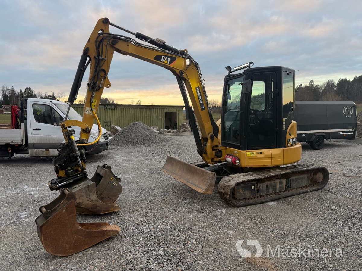 Grävmaskin CAT 305E2 CR med tillbehör - Escavadora de rastos: foto 1 Grävmaskin CAT 305E2 CR med tillbehör - Escavadora de rastos: foto 1
