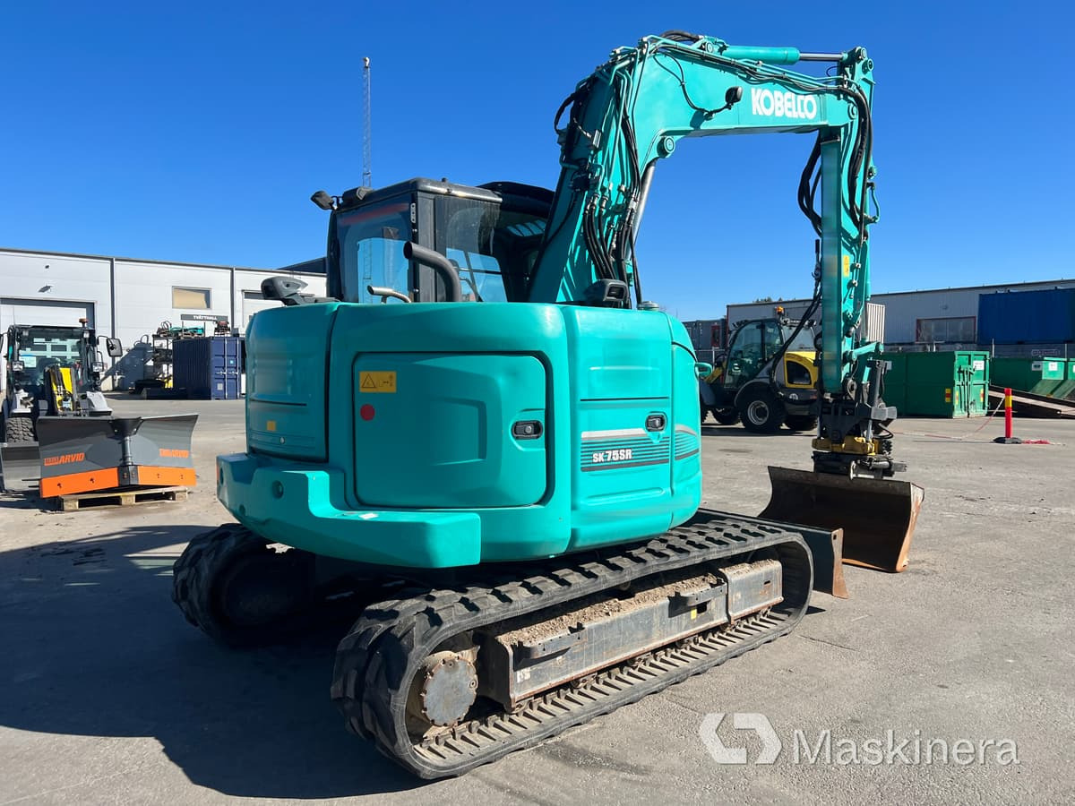 Grävmaskin Kobelco SK75SR-3E - Escavadora de rastos: foto 5 Grävmaskin Kobelco SK75SR-3E - Escavadora de rastos: foto 5
