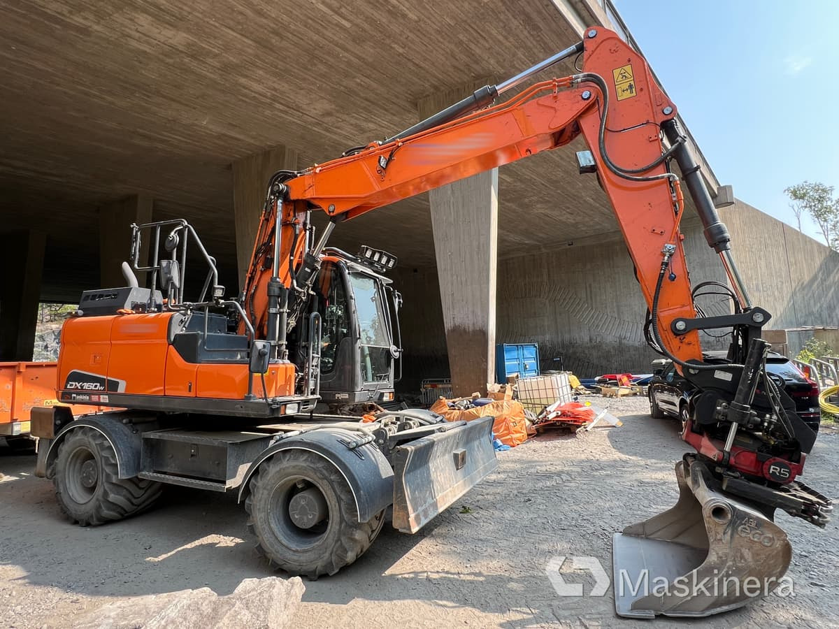 Hjulgrävare Doosan DX160W med tillbehör - Escavadora de rastos: foto 4 Hjulgrävare Doosan DX160W med tillbehör - Escavadora de rastos: foto 4