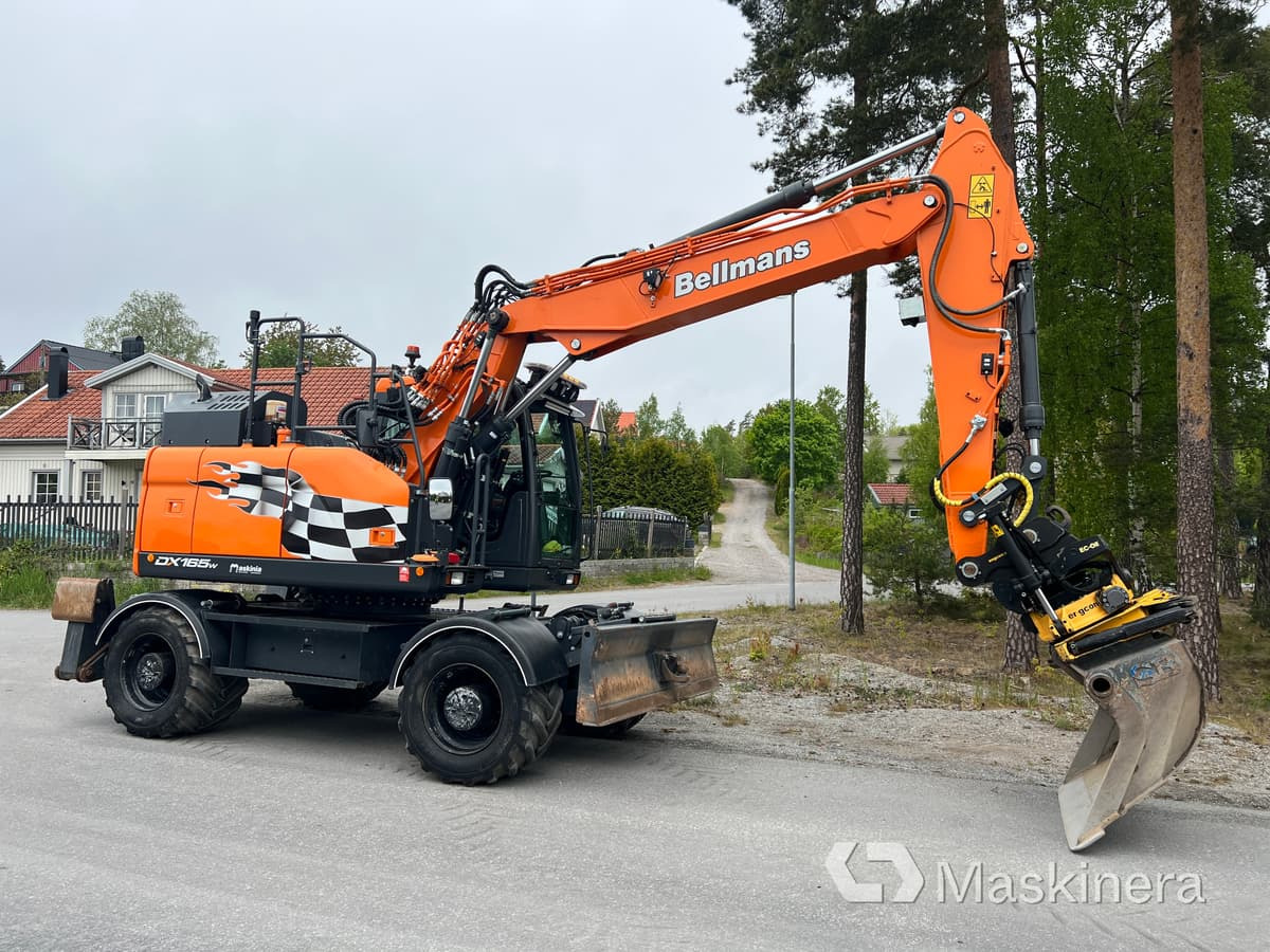 Hjulgrävare Doosan DX165W-5 med tillbehör - Escavadora de rastos: foto 4 Hjulgrävare Doosan DX165W-5 med tillbehör - Escavadora de rastos: foto 4