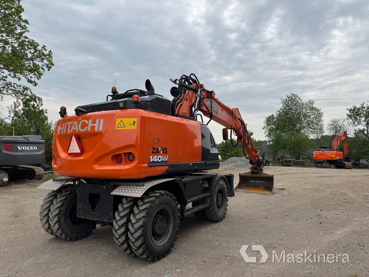 Hjulgrävare Hitachi Zaxis 140W med redskap - Escavadora de rastos: foto 5 Hjulgrävare Hitachi Zaxis 140W med redskap - Escavadora de rastos: foto 5