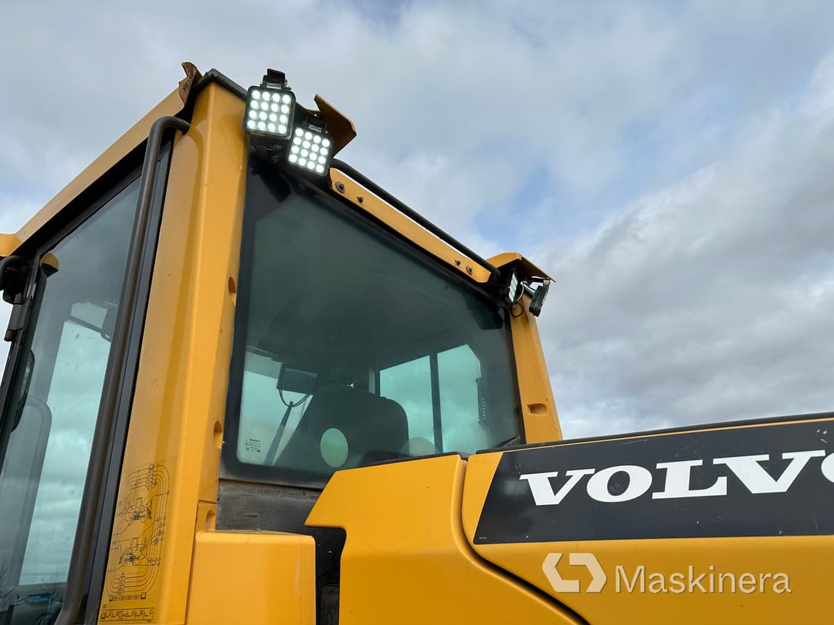 Pá carregadora de rodas Hjullastare Volvo L60G: foto 39
