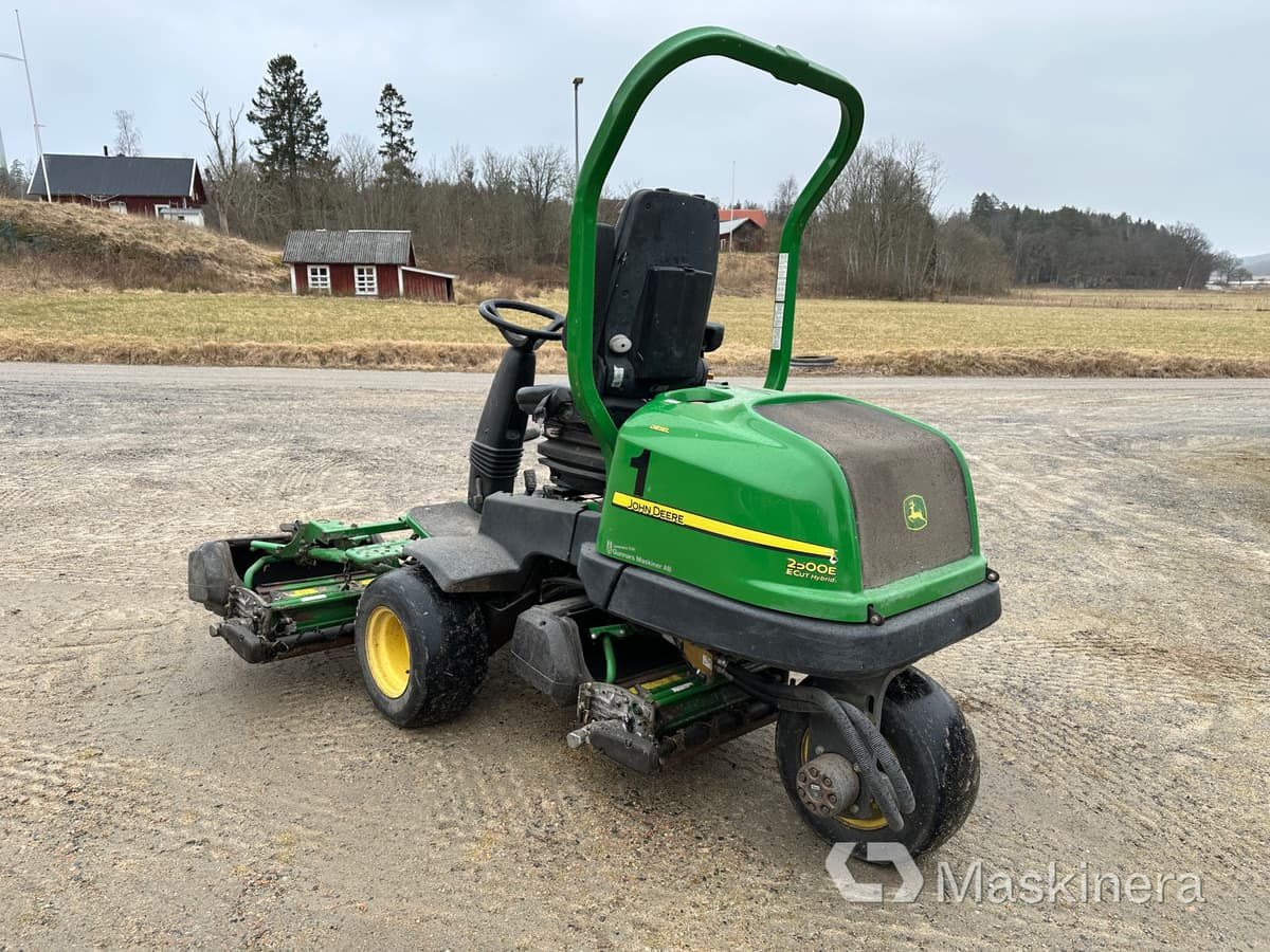 John Deere 2500E E-Cut Hybrid Greenklippare - Cortador de grama: foto 4 John Deere 2500E E-Cut Hybrid Greenklippare - Cortador de grama: foto 4