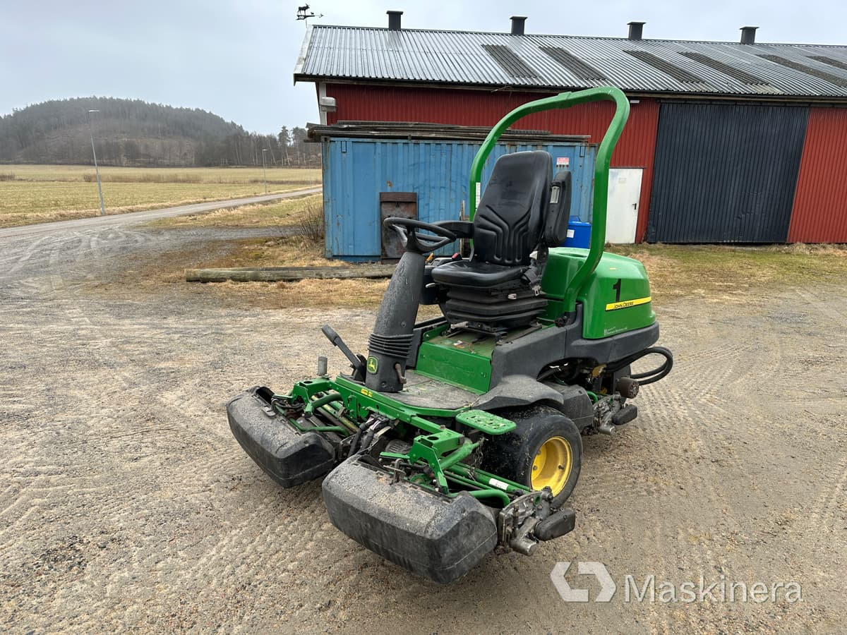 John Deere 2500E E-Cut Hybrid Greenklippare - Cortador de grama: foto 1 John Deere 2500E E-Cut Hybrid Greenklippare - Cortador de grama: foto 1