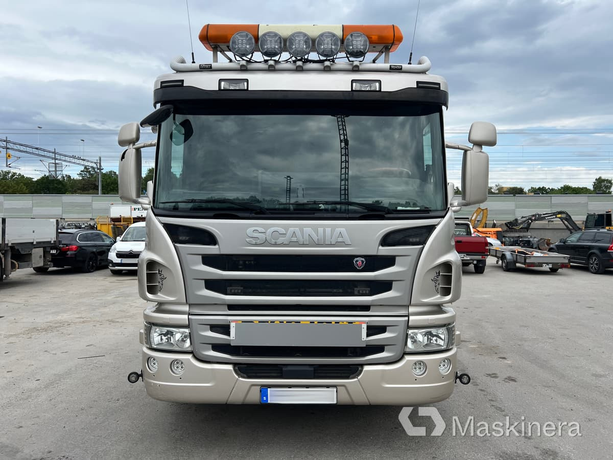 Kranväxlare Scania P410 8x4 - Camião polibenne, Camião grua: foto 2 Kranväxlare Scania P410 8x4 - Camião polibenne, Camião grua: foto 2