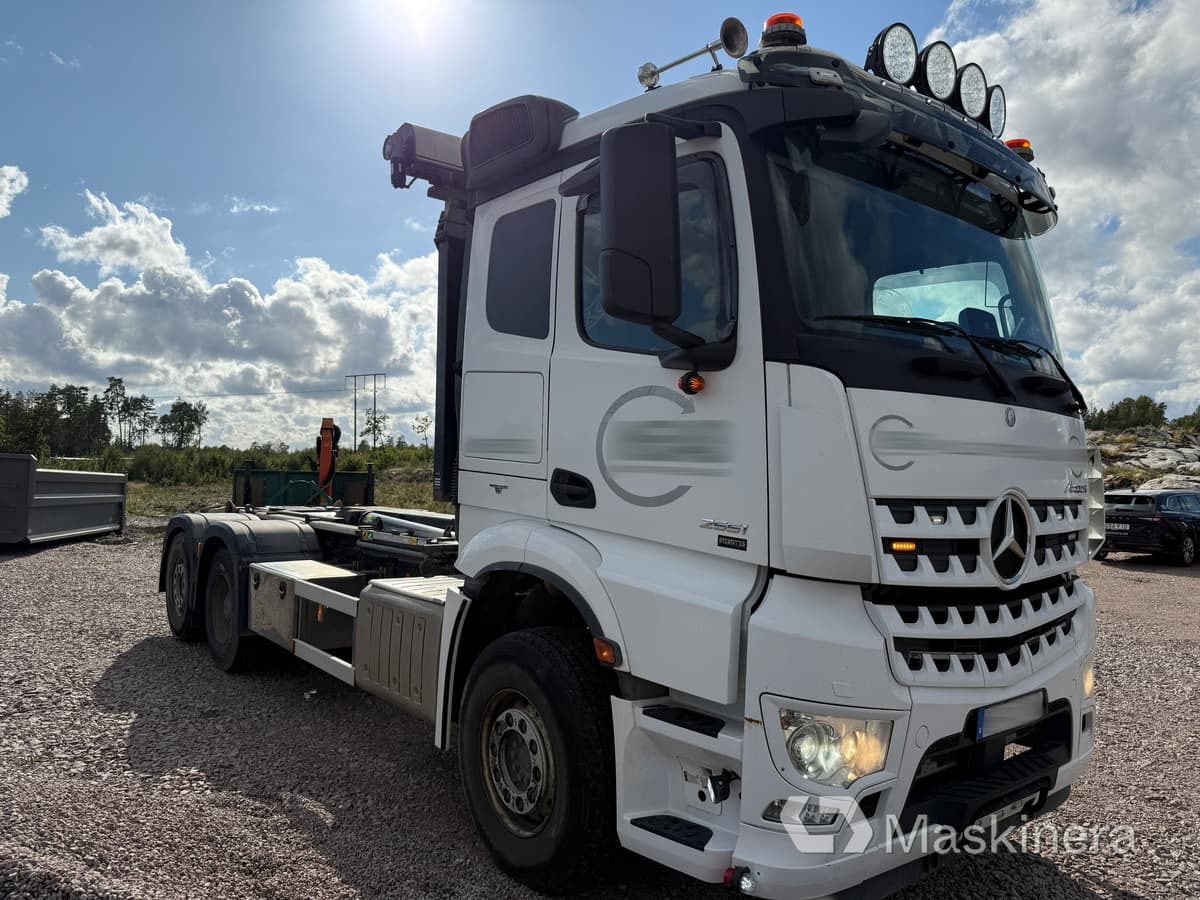 Lastväxlare Mercedes Arocs 2551 - Camião polibenne: foto 3 Lastväxlare Mercedes Arocs 2551 - Camião polibenne: foto 3