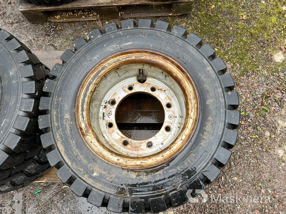 Mitas FL-08 Twindäck på fälg Mitas 7,50-15, 4 st - Roda completa por Máquina de construção: foto 2 Mitas FL-08 Twindäck på fälg Mitas 7,50-15, 4 st - Roda completa por Máquina de construção: foto 2