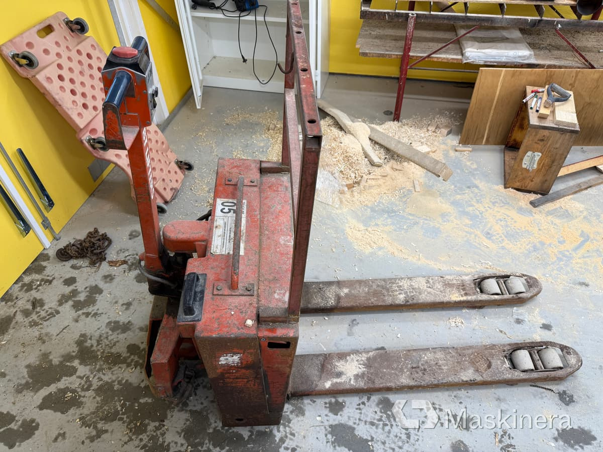 Pallyft BT-truck PPT 1250 E ink laddare - Porta-palete: foto 4 Pallyft BT-truck PPT 1250 E ink laddare - Porta-palete: foto 4