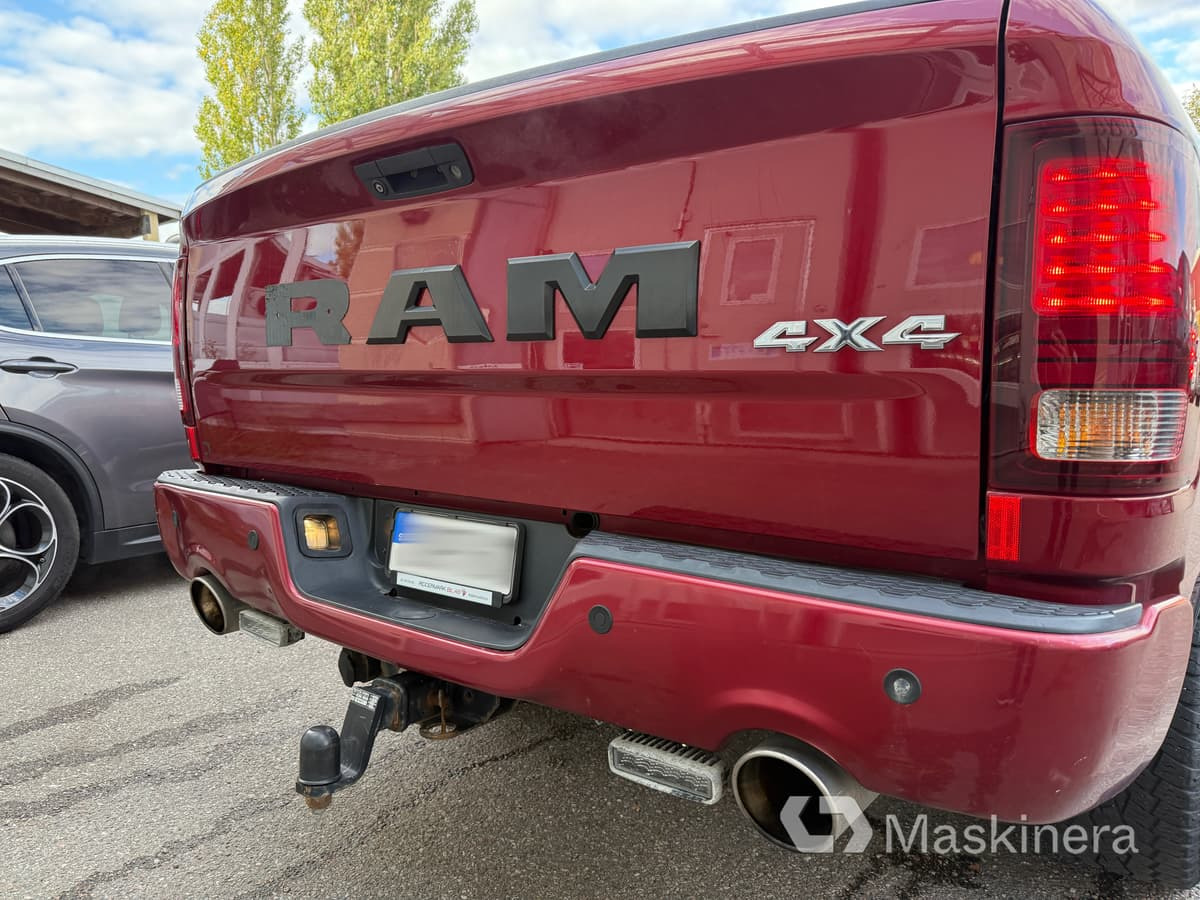 Furgão compacto Pickup Dodge Ram 1500 Crew Cab 5.7L V8 HEMI: foto 49 Furgão compacto Pickup Dodge Ram 1500 Crew Cab 5.7L V8 HEMI: foto 49