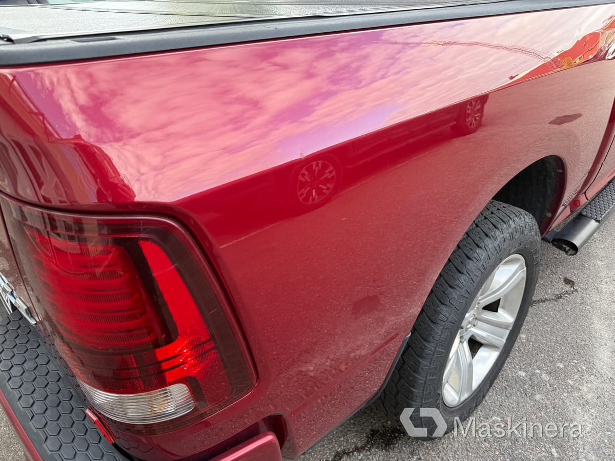 Furgão compacto Pickup Dodge Ram 1500 Crew Cab 5.7L V8 HEMI: foto 45 Furgão compacto Pickup Dodge Ram 1500 Crew Cab 5.7L V8 HEMI: foto 45