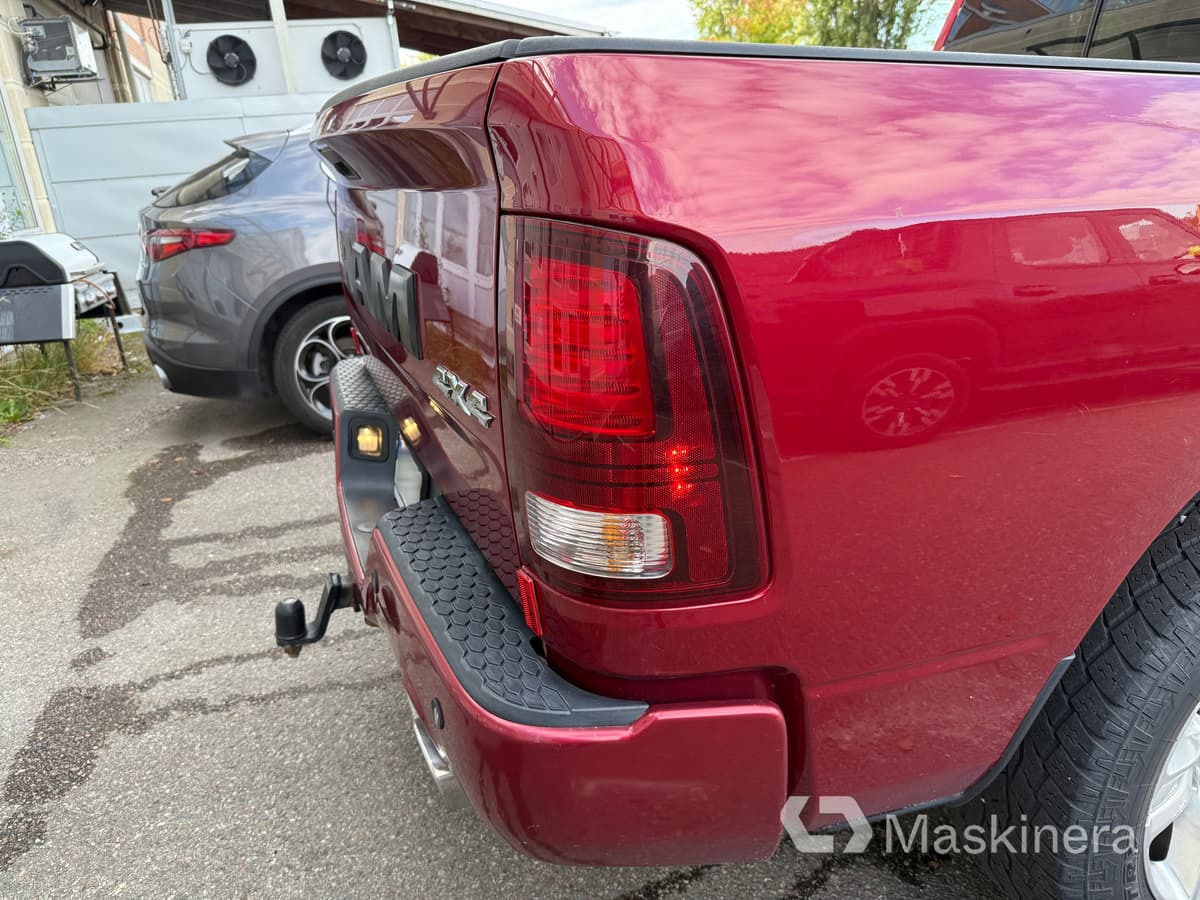 Furgão compacto Pickup Dodge Ram 1500 Crew Cab 5.7L V8 HEMI: foto 48 Furgão compacto Pickup Dodge Ram 1500 Crew Cab 5.7L V8 HEMI: foto 48