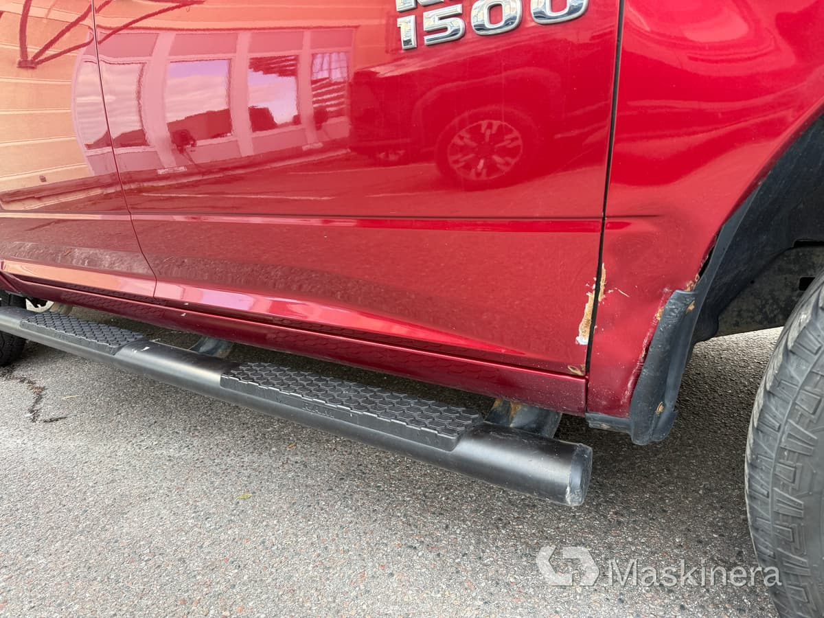 Furgão compacto Pickup Dodge Ram 1500 Crew Cab 5.7L V8 HEMI: foto 30 Furgão compacto Pickup Dodge Ram 1500 Crew Cab 5.7L V8 HEMI: foto 30