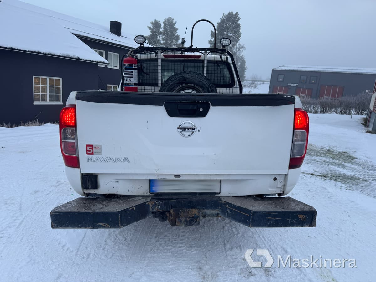 Pickup Nissan Navara med dubbelhytt - Furgão compacto: foto 4 Pickup Nissan Navara med dubbelhytt - Furgão compacto: foto 4