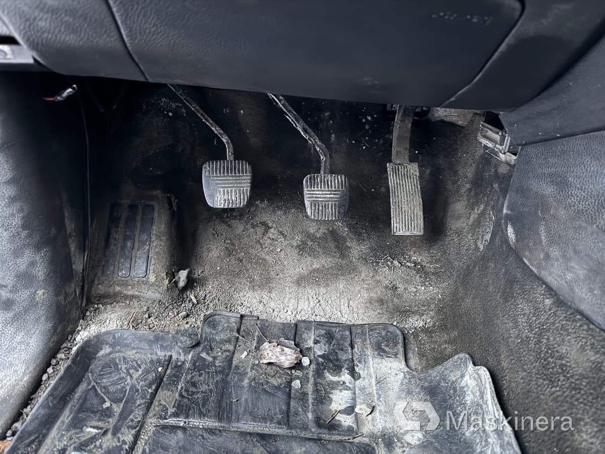 Furgão compacto Pickup Nissan Navara med flak: foto 21 Furgão compacto Pickup Nissan Navara med flak: foto 21