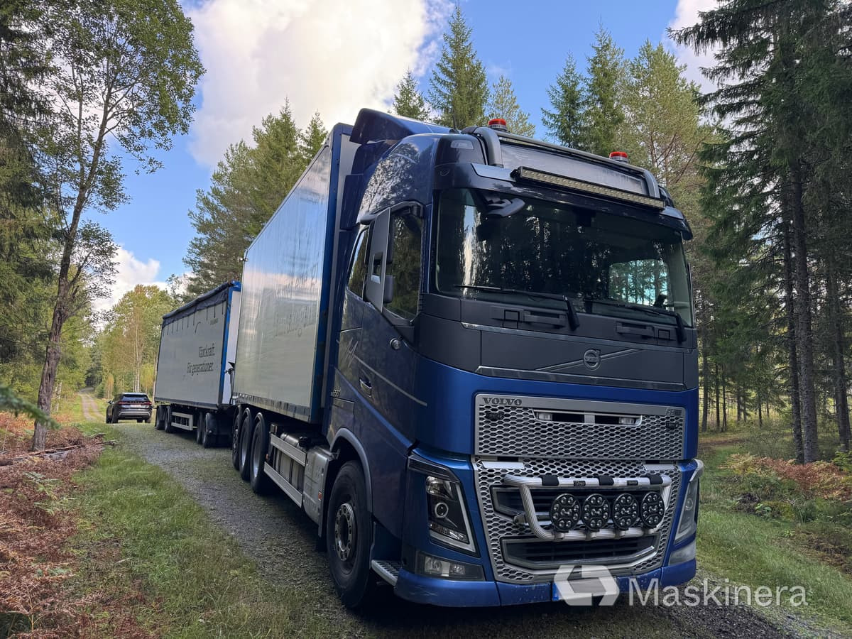 Flisbil Volvo FH16 8X4 med kran & sidtipp - Tractor, Reboque basculante: foto 3 Flisbil Volvo FH16 8X4 med kran & sidtipp - Tractor, Reboque basculante: foto 3