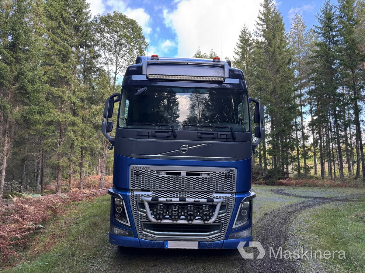 Flisbil Volvo FH16 8X4 med kran & sidtipp - Tractor, Reboque basculante: foto 2 Flisbil Volvo FH16 8X4 med kran & sidtipp - Tractor, Reboque basculante: foto 2