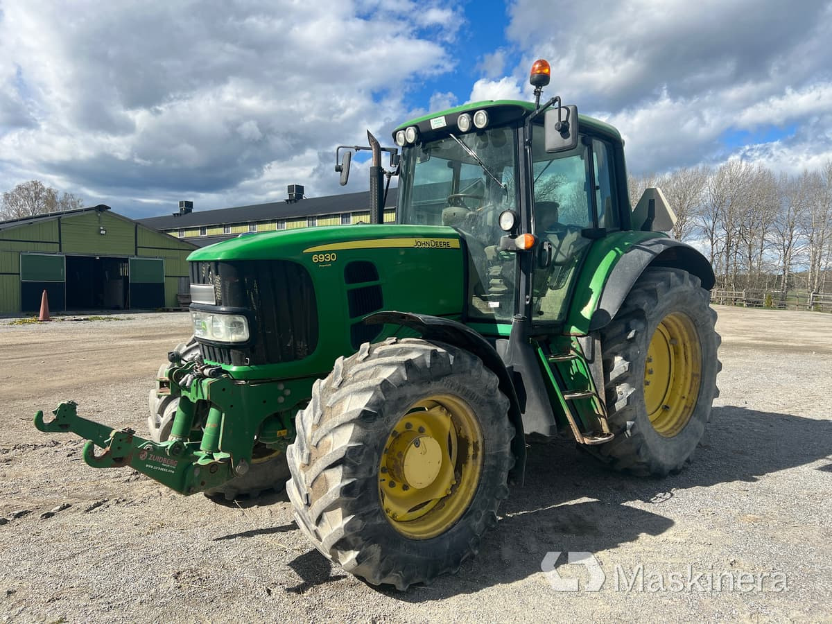 Traktor John Deere 6930 Premium med frontlyft - Trator: foto 1 Traktor John Deere 6930 Premium med frontlyft - Trator: foto 1
