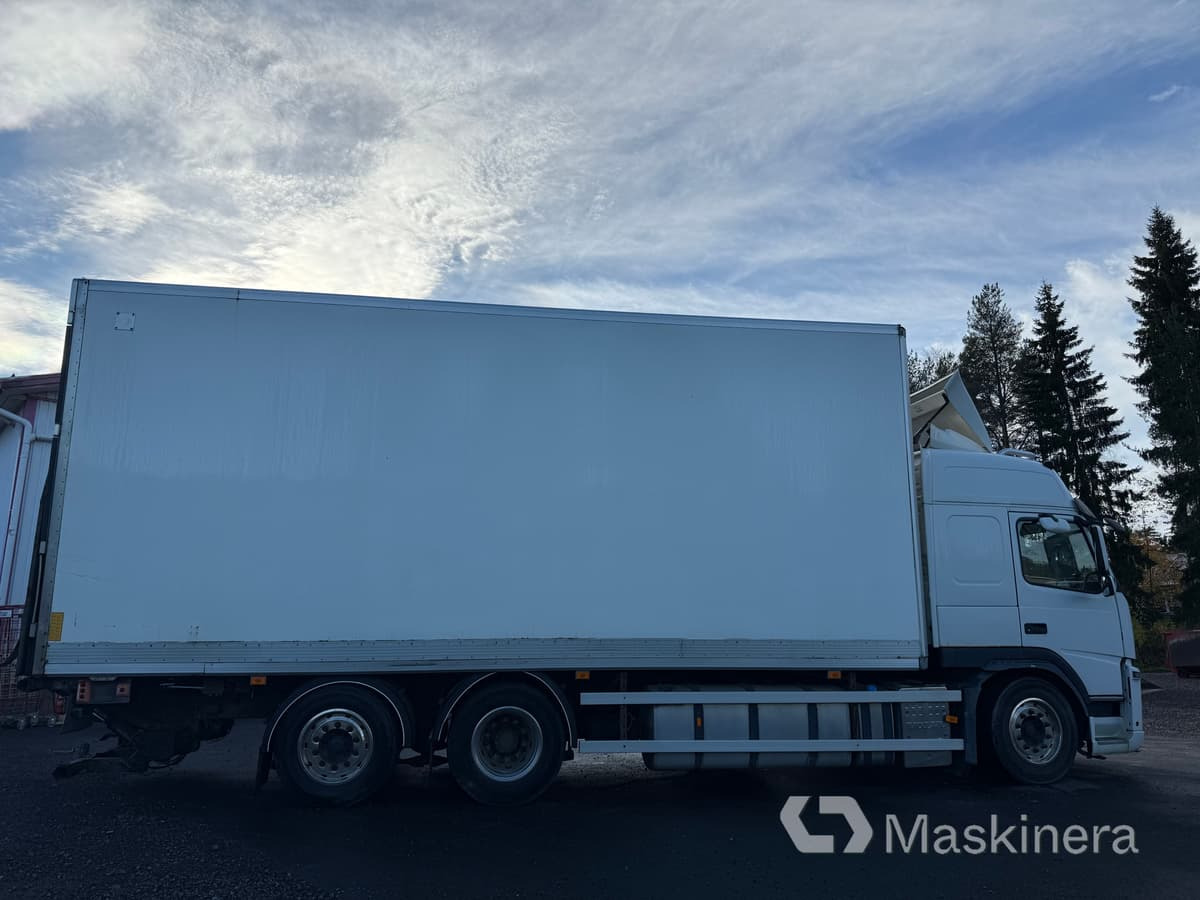 Volvo FM Skåpbil 6x2 - Camião furgão: foto 4 Volvo FM Skåpbil 6x2 - Camião furgão: foto 4