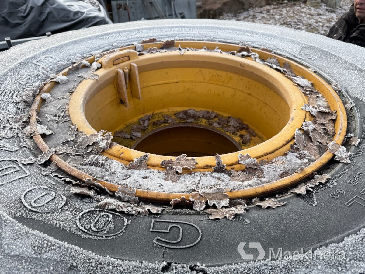 Volvo L150 Däck - Pneu por Máquina de construção: foto 4 Volvo L150 Däck - Pneu por Máquina de construção: foto 4