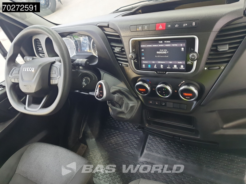 Fotografia de interior 1: Carrinha de contentor Iveco Daily 35C16 Automaat Laadklep Bakwagen Airco Camera Dubbellucht Meubelbak Koffer 19m3 Airco