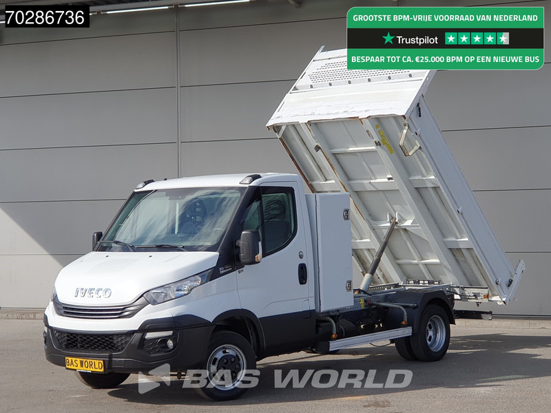 Iveco Daily 35C18 3.0L Automaat Kipper met Kist Dubbellucht 3,5t Trekhaak Airco Euro6 Tipper Kieper Benne 2m3 Airco Trekhaak Cruise control - Carrinha basculante: foto 1 Iveco Daily 35C18 3.0L Automaat Kipper met Kist Dubbellucht 3,5t Trekhaak Airco Euro6 Tipper Kieper Benne 2m3 Airco Trekhaak Cruise control - Carrinha basculante: foto 1
