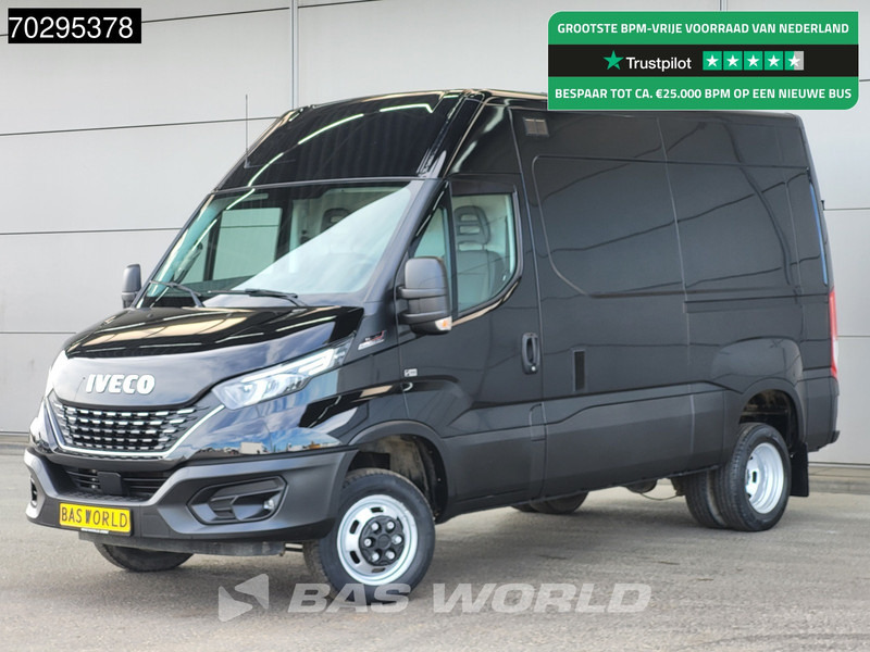 Iveco Daily 35C18 3.0L Automaat L2H2 Dubbellucht 3,5t Trekhaak Navi Airco Cruise Camera Euro6 L2 Airco Trekhaak Cruise control - Furgão: foto 1 Iveco Daily 35C18 3.0L Automaat L2H2 Dubbellucht 3,5t Trekhaak Navi Airco Cruise Camera Euro6 L2 Airco Trekhaak Cruise control - Furgão: foto 1