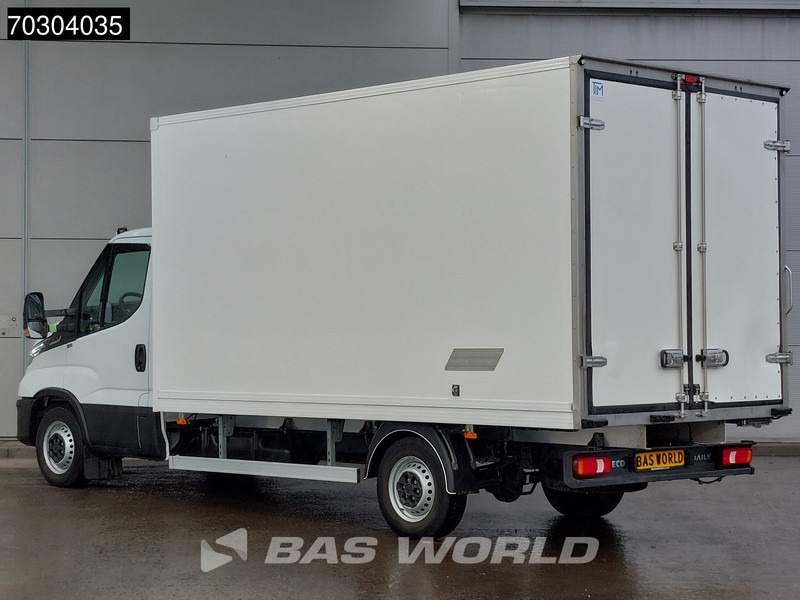 Iveco Daily 35S18 3.0L Automaat Koelwagen 230v Stekker Zijdeur Achterdeuren 180PK ACC LED Navi Airco Euro6 Bakwagen Gekoeld Koel Koeler Kühl - Carrinha frigorífica: foto 2 Iveco Daily 35S18 3.0L Automaat Koelwagen 230v Stekker Zijdeur Achterdeuren 180PK ACC LED Navi Airco Euro6 Bakwagen Gekoeld Koel Koeler Kühl - Carrinha frigorífica: foto 2