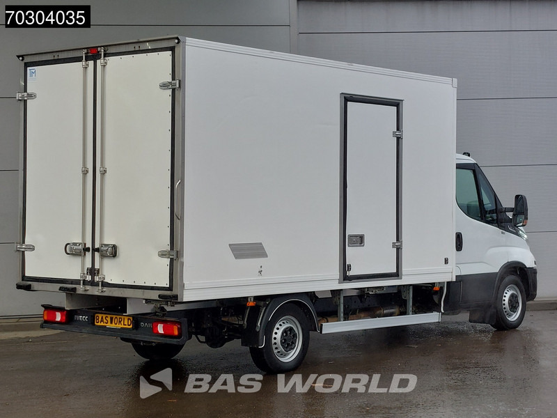 Iveco Daily 35S18 3.0L Automaat Koelwagen 230v Stekker Zijdeur Achterdeuren 180PK ACC LED Navi Airco Euro6 Bakwagen Gekoeld Koel Koeler Kühl - Carrinha frigorífica: foto 5 Iveco Daily 35S18 3.0L Automaat Koelwagen 230v Stekker Zijdeur Achterdeuren 180PK ACC LED Navi Airco Euro6 Bakwagen Gekoeld Koel Koeler Kühl - Carrinha frigorífica: foto 5