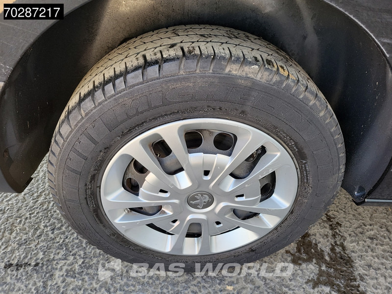 Peugeot Expert 120pk L3H1 Trekhaak Airco Cruise Imperiaal Parkeersensoren Euro6 L3 6m3 Airco Trekhaak Cruise control - Furgão compacto: foto 3 Peugeot Expert 120pk L3H1 Trekhaak Airco Cruise Imperiaal Parkeersensoren Euro6 L3 6m3 Airco Trekhaak Cruise control - Furgão compacto: foto 3