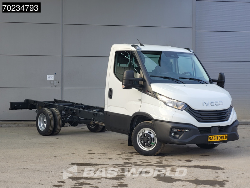 Iveco Daily 35C18 3.0L Automaat Dubbellucht 2025 model 410WB ACC Camera Airco Navi Chassis Cabine Fahrgestell Airco Cruise control - Veículo comercial: foto 2 Iveco Daily 35C18 3.0L Automaat Dubbellucht 2025 model 410WB ACC Camera Airco Navi Chassis Cabine Fahrgestell Airco Cruise control - Veículo comercial: foto 2