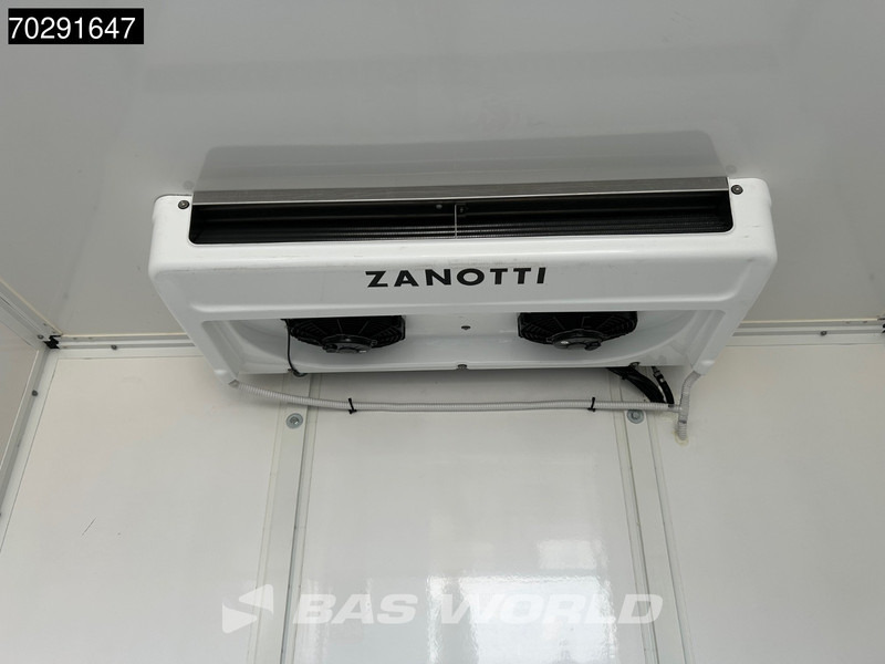 Iveco Daily 35S18 3.0L Automaat Laadklep Koelwagen Zanotti Z380 230v Stekker ACC Navi Airco Camera Euro6 Bakwagen Gekoeld Koel Koeler Kühl K - Carrinha frigorífica: foto 5 Iveco Daily 35S18 3.0L Automaat Laadklep Koelwagen Zanotti Z380 230v Stekker ACC Navi Airco Camera Euro6 Bakwagen Gekoeld Koel Koeler Kühl K - Carrinha frigorífica: foto 5