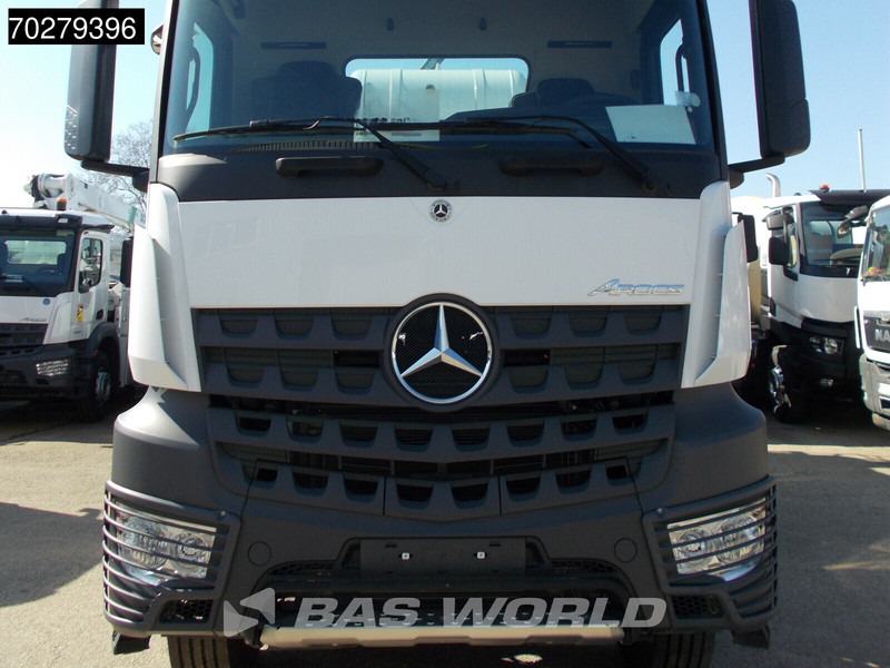 Mercedes-Benz Arocs 4145 8X4 10m3 Schwing Stetter mixer Manual Steelsuspension Euro 3 - Camião betoneira: foto 5 Mercedes-Benz Arocs 4145 8X4 10m3 Schwing Stetter mixer Manual Steelsuspension Euro 3 - Camião betoneira: foto 5