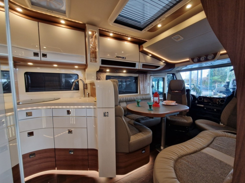 Carthago Chic E-Line I 64 XL QB Mercedes - Autocaravana integral: foto 4 Carthago Chic E-Line I 64 XL QB Mercedes - Autocaravana integral: foto 4