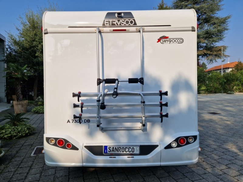 Etrusco A 7300 DB - Autocaravana capucine: foto 5 Etrusco A 7300 DB - Autocaravana capucine: foto 5