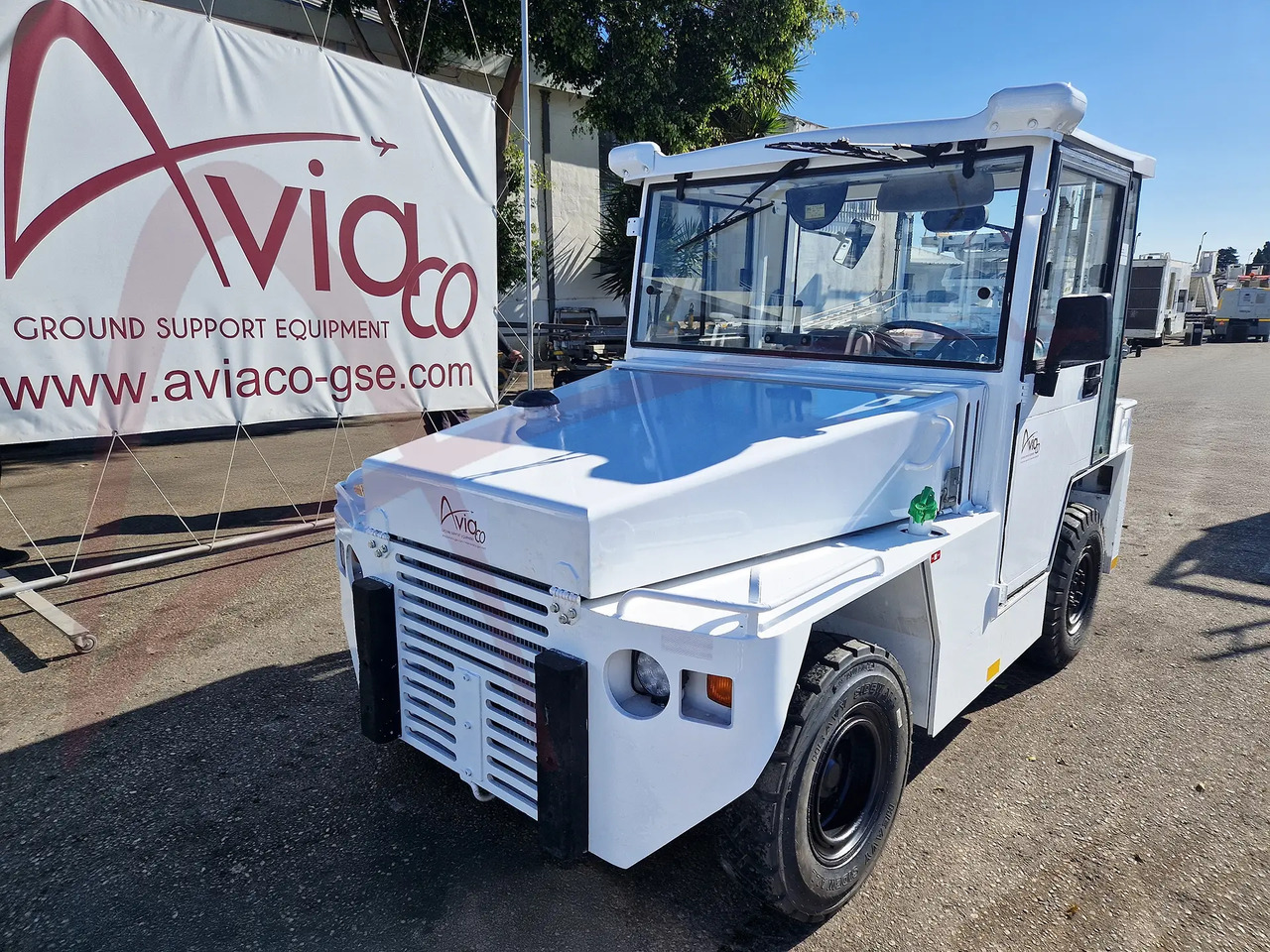 EINSA TA-5 - Trator de bagagem: foto 1 EINSA TA-5 - Trator de bagagem: foto 1