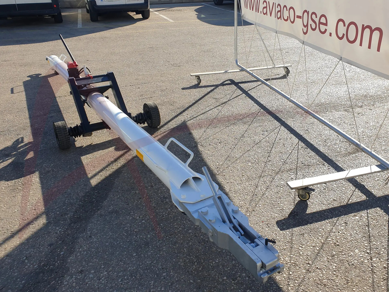 FLADUNG B737 - Equipamento aeroportuário: foto 2 FLADUNG B737 - Equipamento aeroportuário: foto 2