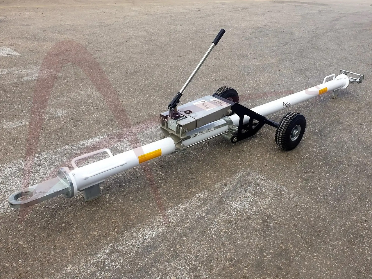 JMS J-TOW DASH8-4 - Equipamento aeroportuário: foto 2 JMS J-TOW DASH8-4 - Equipamento aeroportuário: foto 2