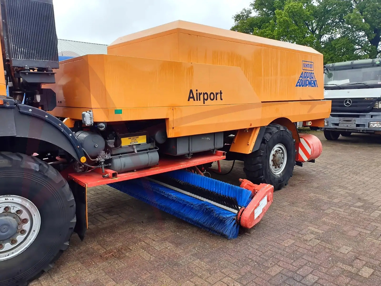 MERCEDES SCHMIDT SK2031/CJS9 - Varredora urbana: foto 3 MERCEDES SCHMIDT SK2031/CJS9 - Varredora urbana: foto 3