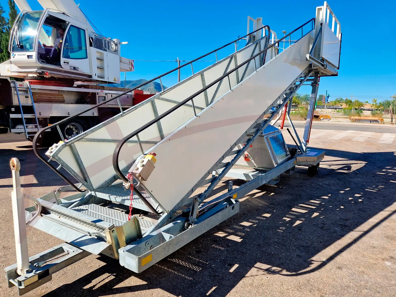 SPS PT-18_2 - Escada de passageiros: foto 3 SPS PT-18_2 - Escada de passageiros: foto 3