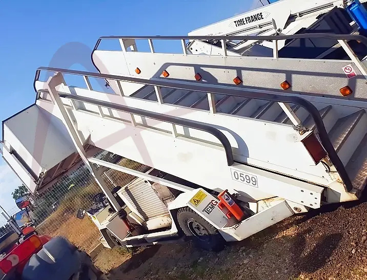 TEMG TG2244 - Escada de passageiros: foto 3 TEMG TG2244 - Escada de passageiros: foto 3