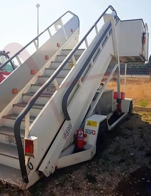 TEMG TG2244 - Escada de passageiros: foto 1 TEMG TG2244 - Escada de passageiros: foto 1