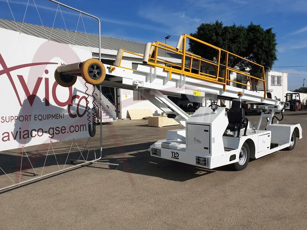 Veículo com correia transportadora TLD NBL-D: foto 1