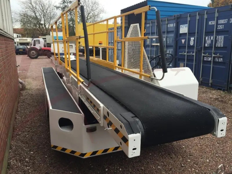 TUG 660 DIESEL - Veículo com correia transportadora: foto 1 TUG 660 DIESEL - Veículo com correia transportadora: foto 1