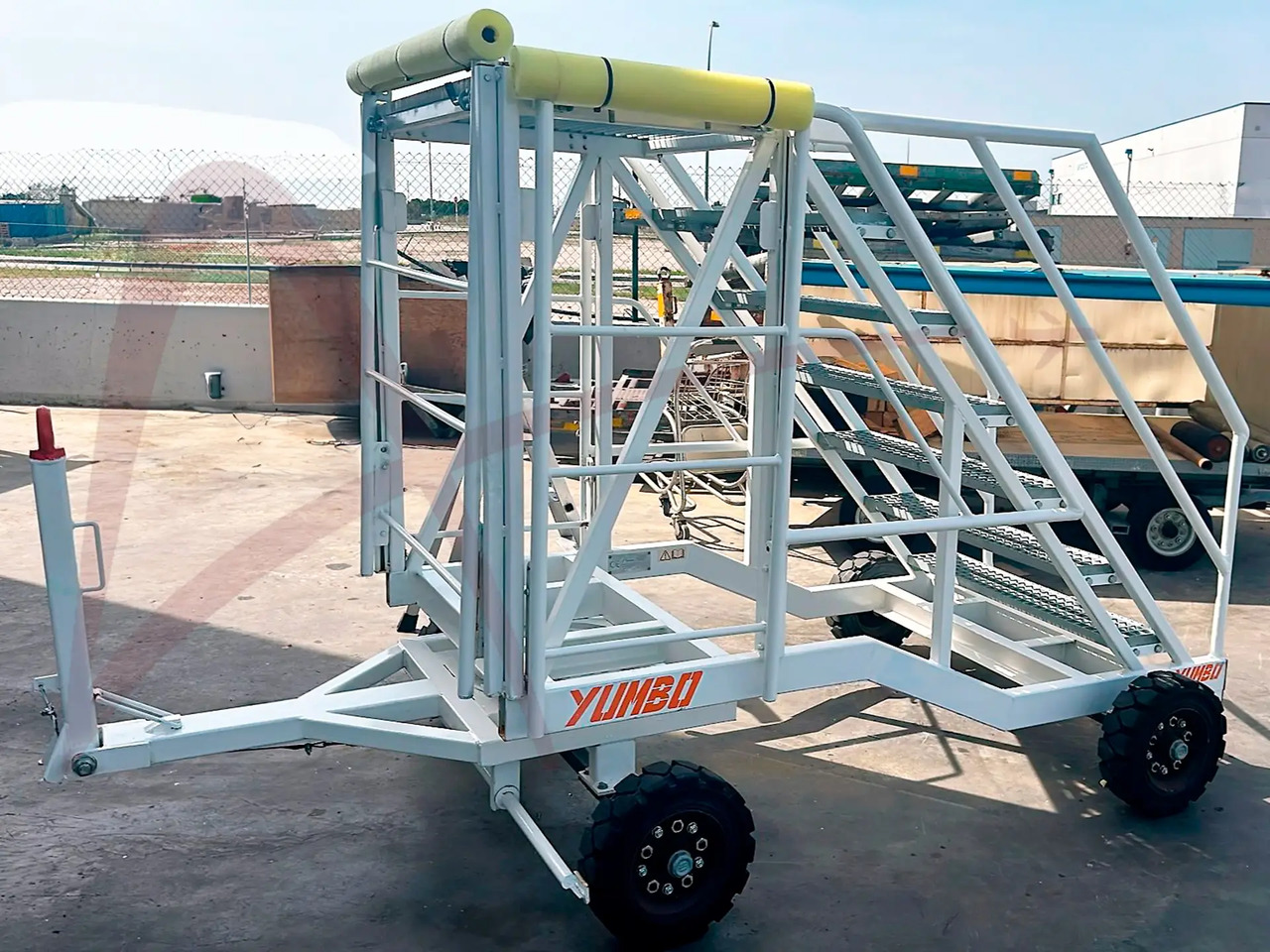 YUMBO ESM.105.000 - Escada de passageiros: foto 1 YUMBO ESM.105.000 - Escada de passageiros: foto 1