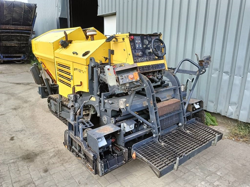 Bomag BF 223 C asfalteermachine asphalt paver dynamo - Acabadora: foto 4 Bomag BF 223 C asfalteermachine asphalt paver dynamo - Acabadora: foto 4