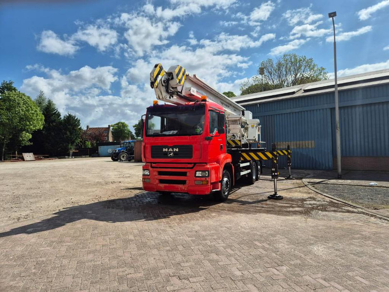 Bronto skylift 28-2T1 28 m hi lift hoogwerker MAN TGA 26. - Caminhão com plataforma aérea: foto 2 Bronto skylift 28-2T1 28 m hi lift hoogwerker MAN TGA 26. - Caminhão com plataforma aérea: foto 2