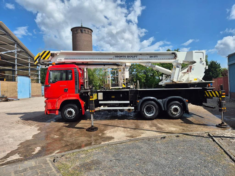 Bronto skylift 28-2T1 28 m hi lift hoogwerker MAN TGA 26. - Caminhão com plataforma aérea: foto 4 Bronto skylift 28-2T1 28 m hi lift hoogwerker MAN TGA 26. - Caminhão com plataforma aérea: foto 4