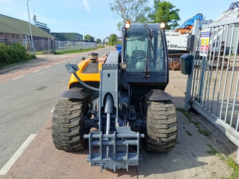 Giant 4548 Tendo verreiker 4,6 m 1,7 ton telehandler CE - Empilhador telescópico: foto 4 Giant 4548 Tendo verreiker 4,6 m 1,7 ton telehandler CE - Empilhador telescópico: foto 4