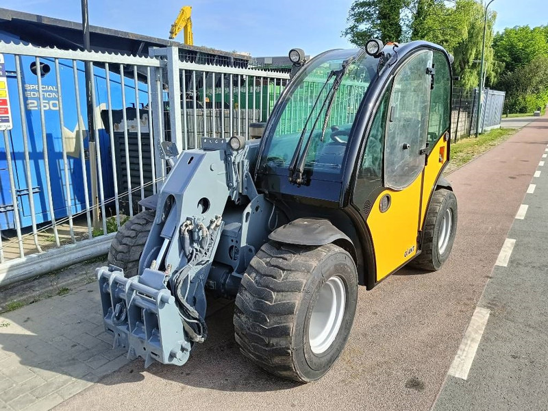 Giant 4548 Tendo verreiker 4,6 m 1,7 ton telehandler CE - Empilhador telescópico: foto 5 Giant 4548 Tendo verreiker 4,6 m 1,7 ton telehandler CE - Empilhador telescópico: foto 5